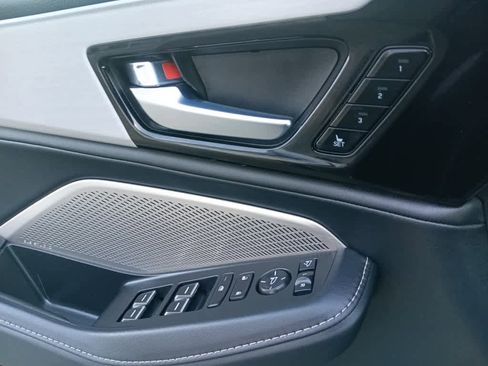 Used 2023 Acura MDX SH-AWD w/ Technology Package image 16