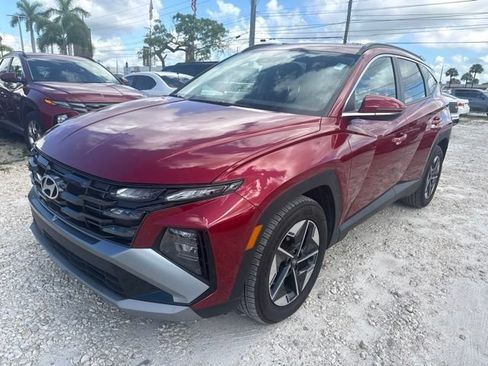 Used 2025 Hyundai Tucson SEL FWD image 1