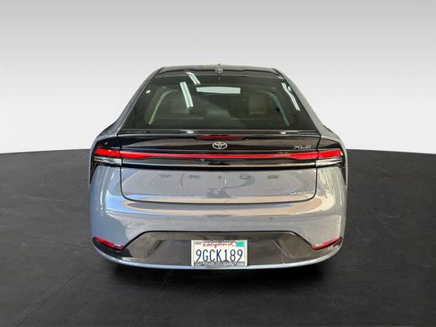 Used 2023 Toyota Prius XLE FWD image 5