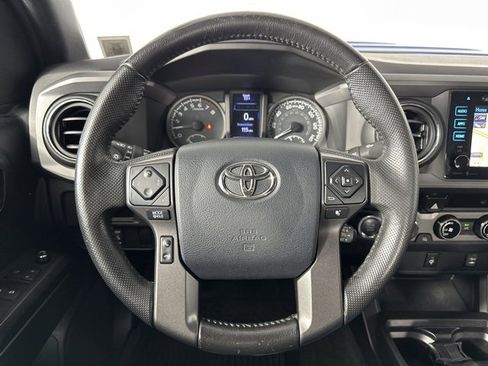 Used 2016 Toyota Tacoma TRD Sport image 14