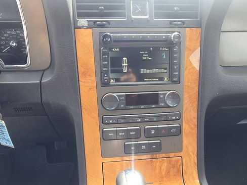 Used 2012 Lincoln Navigator L 4WD image 10