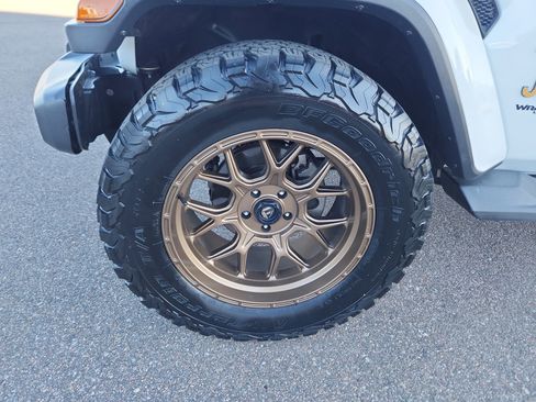 Used 2020 Jeep Wrangler Unlimited Sahara image 27