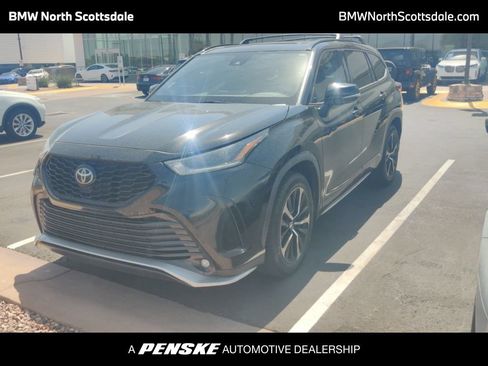 Used 2022 Toyota Highlander XSE FWD image 1