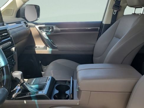 Used 2023 Lexus GX 460 Premium w/ Premium Package AWD/4WD image 5