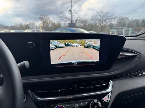 Used 2025 Buick Envista Sport Touring image 17