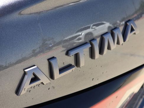 Used 2024 Nissan Altima 2.5 SV image 7