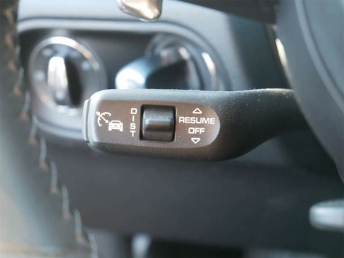 Used 2023 Porsche Macan Turbo image 27