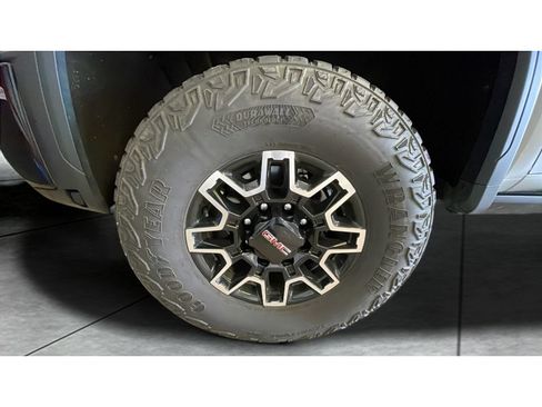 Used 2024 GMC Sierra 2500 AT4X AWD/4WD image 20