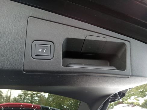 Used 2025 Cadillac XT5 Premium Luxury image 27