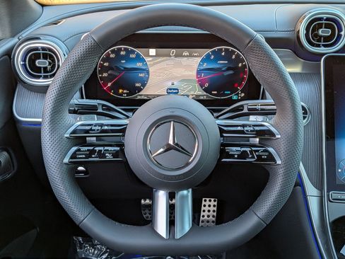 Used 2026 Mercedes-Benz GLC 300 4MATIC image 18