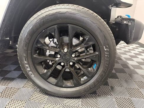 Used 2022 Jeep Wrangler Unlimited Sahara image 38