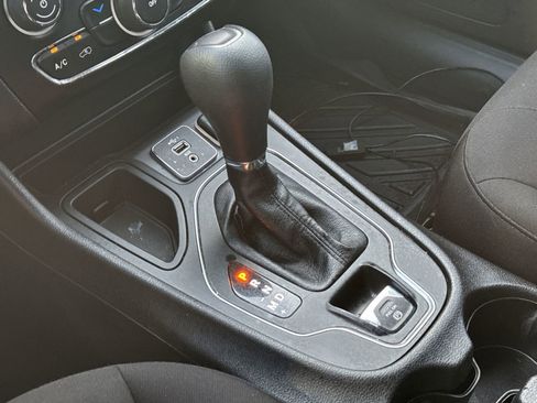 Used 2021 Jeep Cherokee Latitude image 26