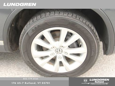 Used 2013 Volkswagen Touareg Sport AWD/4WD image 14