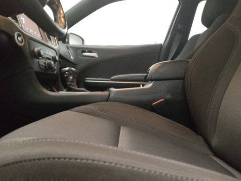 Used 2019 Dodge Charger SXT AWD/4WD image 17