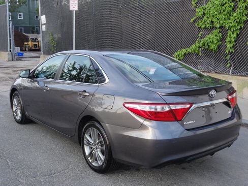 Used 2016 Toyota Camry SE FWD image 36