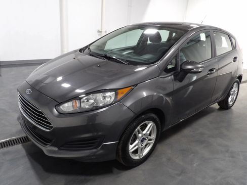Used 2018 Ford Fiesta SE w/ Equipment Group 201A FWD image 3