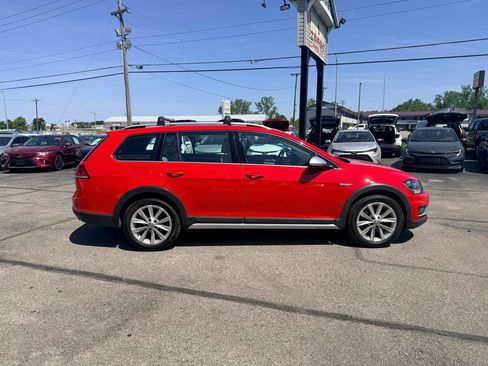 Used 2019 Volkswagen Golf Alltrack SE AWD/4WD image 6