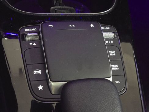 Used 2022 Mercedes-Benz CLA 250 4MATIC image 7