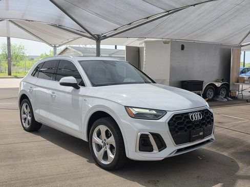 Certified 2023 Audi Q5 2.0T Premium Plus w/ Premium Plus Package image 3