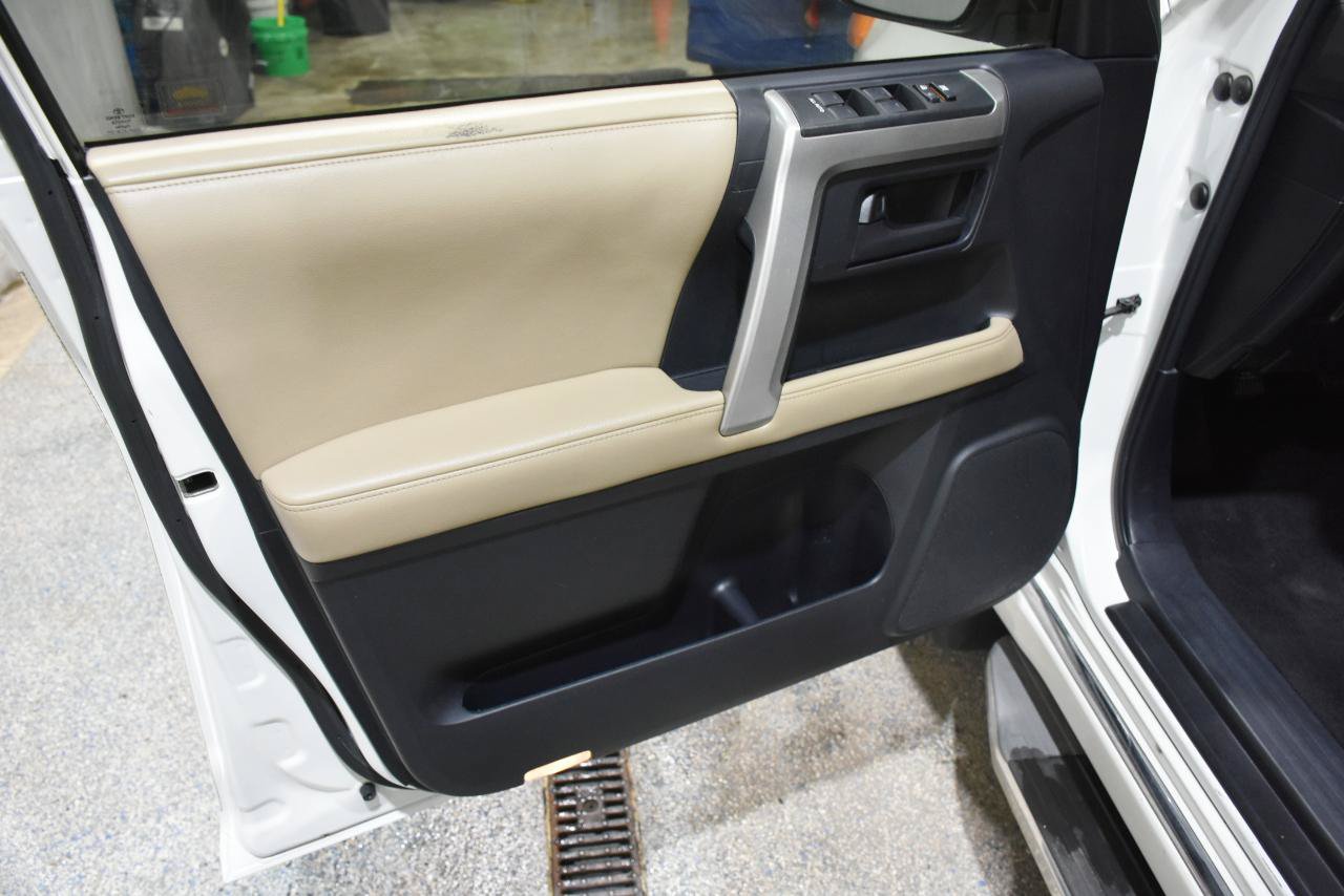 Used 2013 Toyota 4Runner Limited RWD image 9