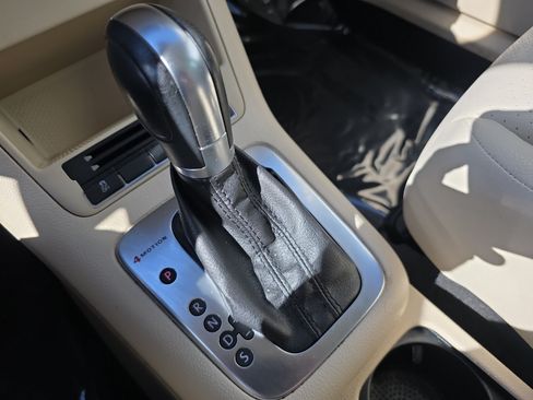 Used 2012 Volkswagen Tiguan S AWD/4WD image 23