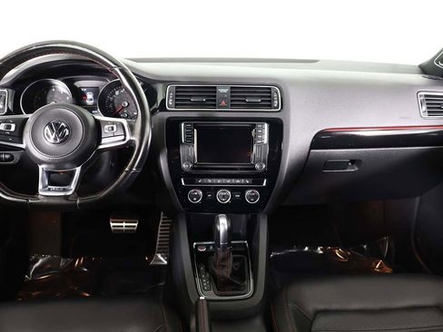 Used 2017 Volkswagen Jetta GLI image 36