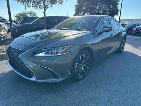 Used 2025 Lexus ES 350 w/ Premium Package FWD image 7