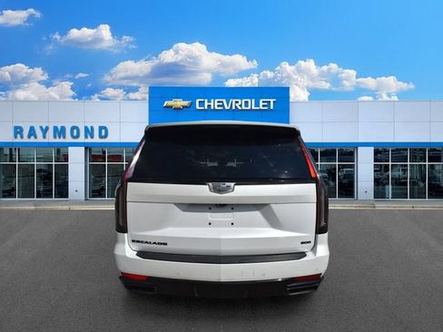 Used 2023 Cadillac Escalade Sport w/ LPO, ONYX Package AWD/4WD image 4