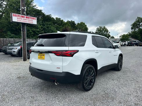 Used 2023 Chevrolet Traverse RS FWD image 2