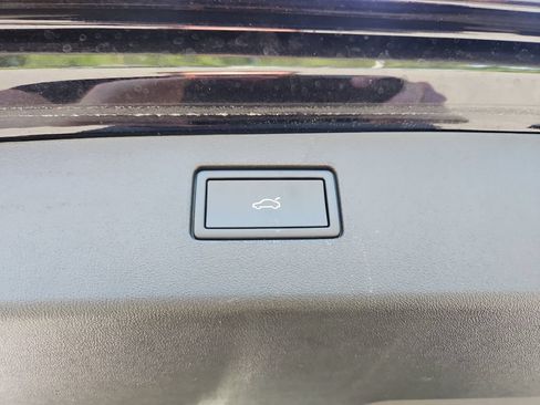 Certified 2026 Volkswagen Tiguan SE R-Line AWD/4WD image 22
