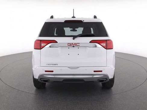 Used 2017 GMC Acadia Denali w/ Technology Package FWD image 4