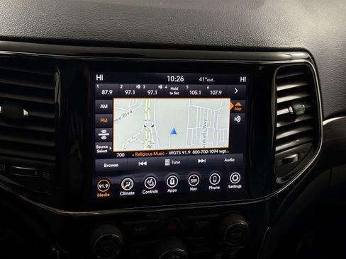 Used 2022 Jeep Grand Cherokee Laredo X image 18