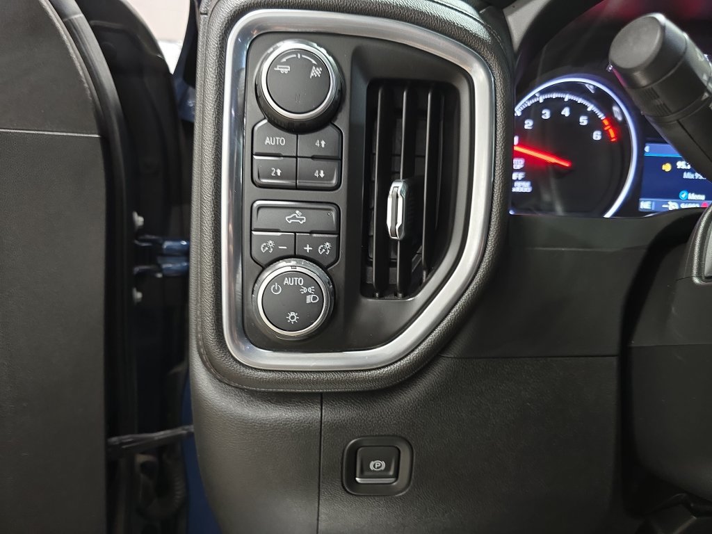 Used 2019 Chevrolet Silverado 1500 LT w/ All-Star Edition AWD/4WD image 25