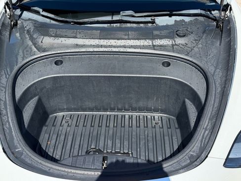 Used 2021 Tesla Model 3 Performance image 13