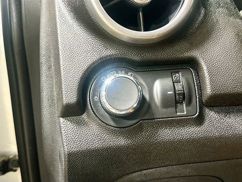 Used 2016 Chevrolet Trax LT w/ LT Convenience Package image 12