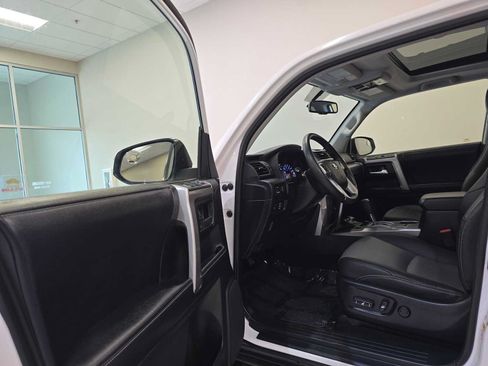 Used 2019 Toyota 4Runner SR5 Premium AWD/4WD image 22