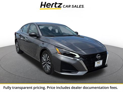 Used 2025 Nissan Altima 2.5 SV FWD image 1