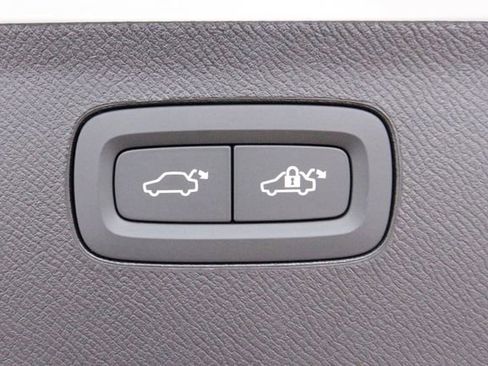 Certified 2025 Volvo XC90 B6 Plus w/ Protection Package Premier image 38