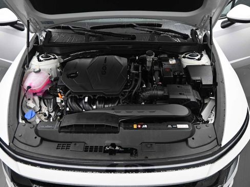 Certified 2025 Hyundai Sonata SE image 24