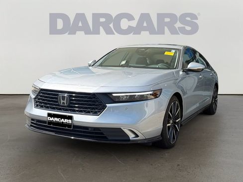 Used 2024 Honda Accord Touring image 3