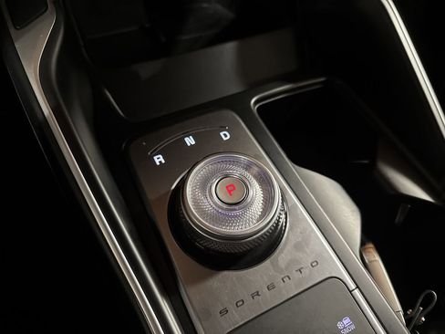 Certified 2025 Kia Sorento EX image 28