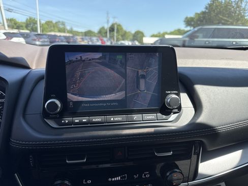 Used 2021 Nissan Rogue SV AWD/4WD image 7