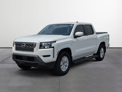 Used 2022 Nissan Frontier SV RWD image 2