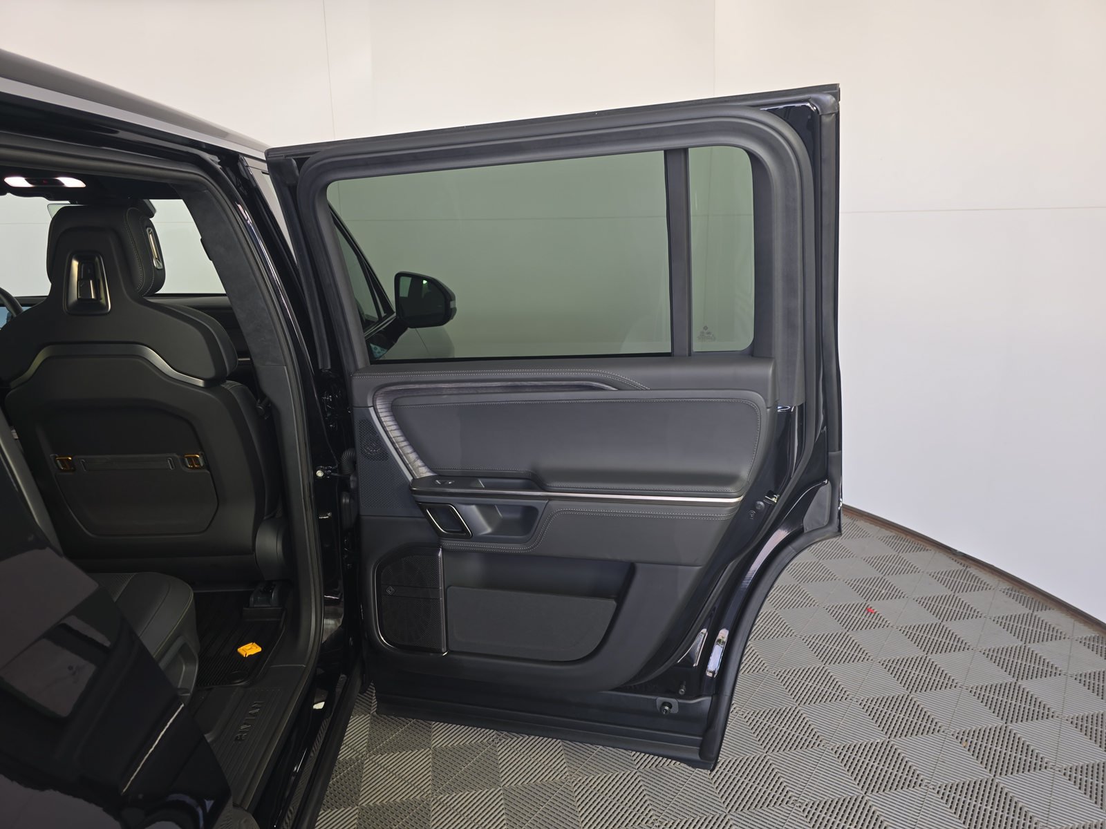 Used 2023 Rivian R1S Adventure Quad AWD/4WD image 19