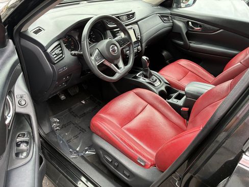 Used 2018 Nissan Rogue SV FWD image 7