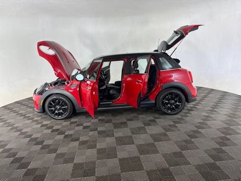 Used 2023 MINI Cooper 4-Door Hardtop FWD image 11