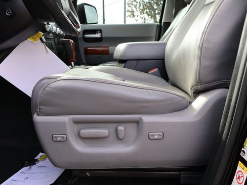 Used 2019 Toyota Sequoia Platinum AWD/4WD image 37