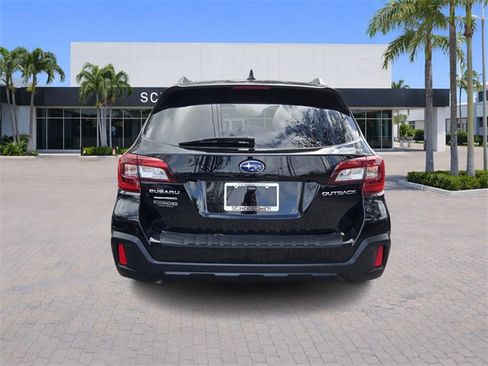 Used 2018 Subaru Outback 2.5i Touring image 6