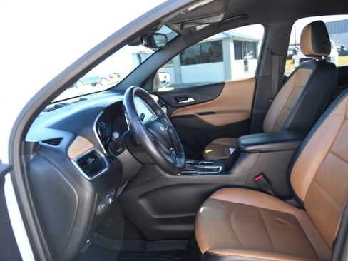 Used 2018 Chevrolet Equinox Premier image 11