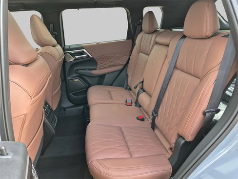 New 2025 Mitsubishi Outlander SEL image 23